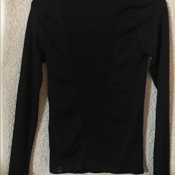 Fabletics Long Sleeved, Thumb Holed Active Wear - Picture 2 of 5